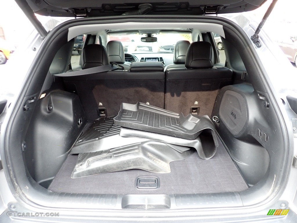 2020 Jeep Cherokee Limited 4x4 Trunk Photos