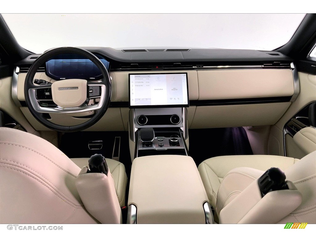 2023 Land Rover Range Rover P530 SE Front Seat Photo #146343499