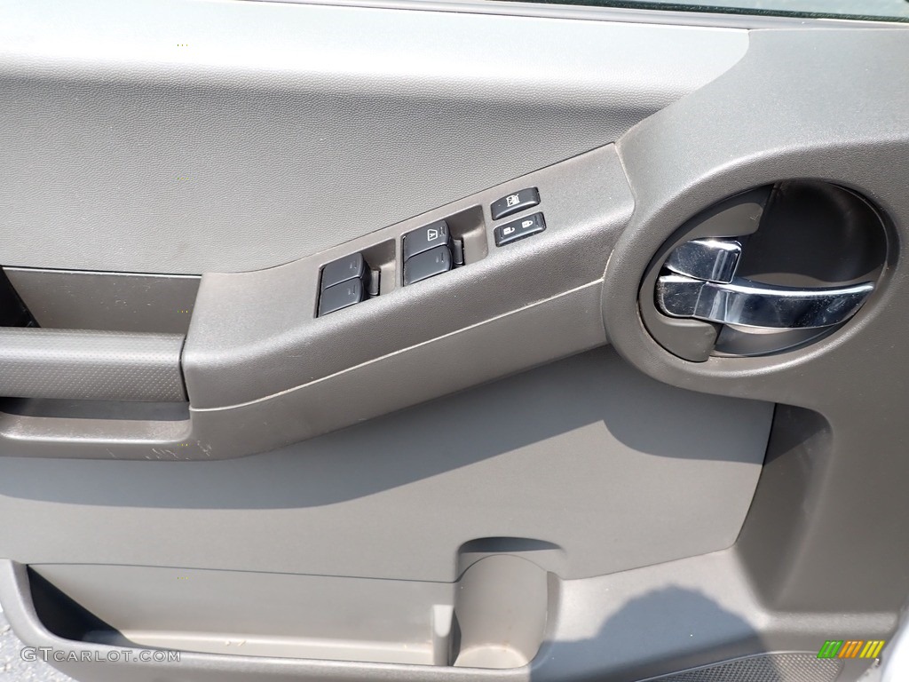 2014 Nissan Xterra S 4x4 Gray Door Panel Photo #146345848