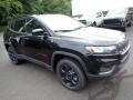 Diamond Black Crystal Pearl - Compass Trailhawk 4x4 Photo No. 8