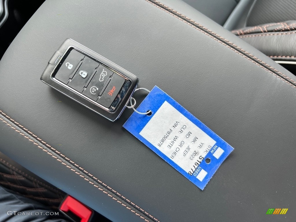 2023 Jeep Grand Cherokee Summit Reserve 4WD Keys Photo #146347483