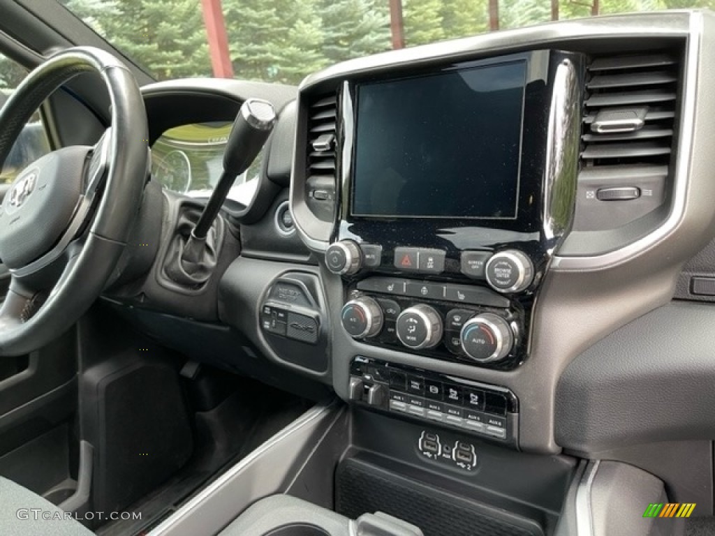 2019 3500 Big Horn Mega Cab 4x4 - Blue Streak Pearl / Black/Diesel Gray photo #5