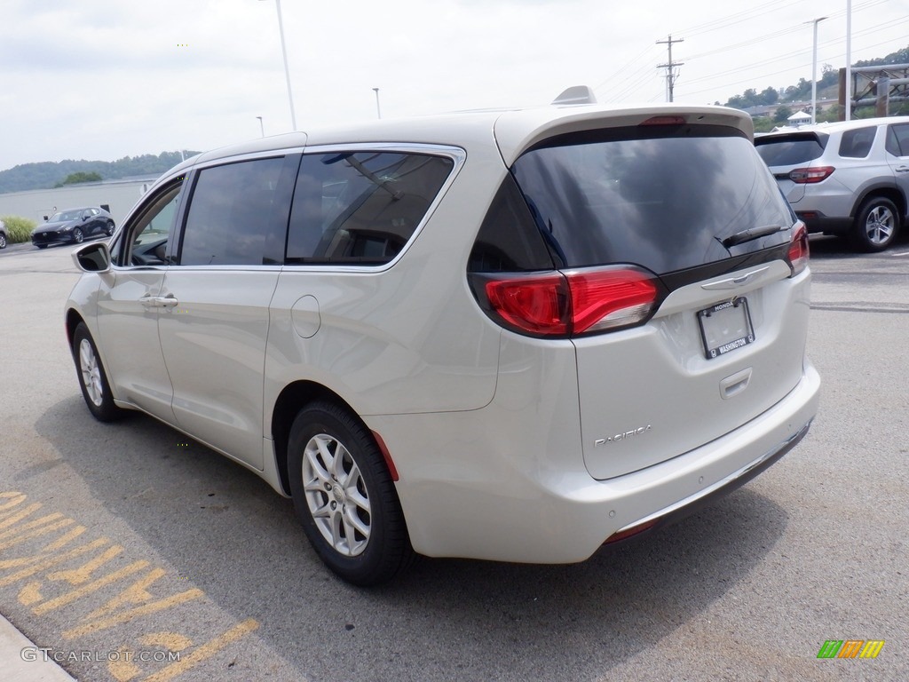2020 Pacifica Touring - Luxury White Pearl / Alloy/Black photo #6
