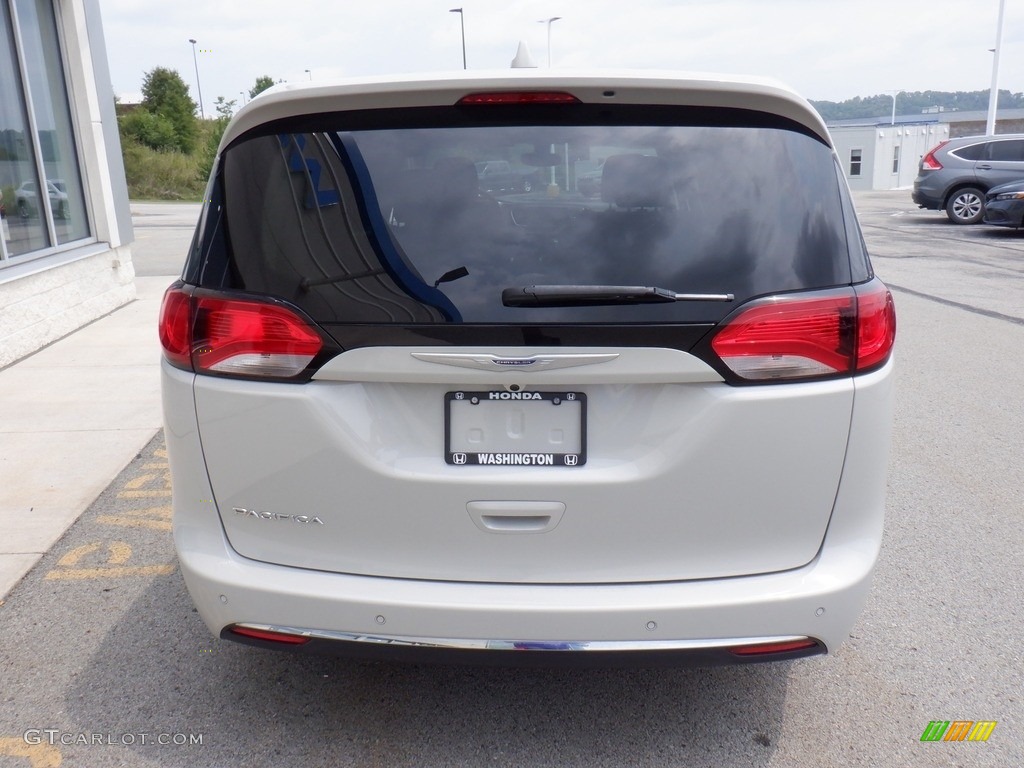 2020 Pacifica Touring - Luxury White Pearl / Alloy/Black photo #7