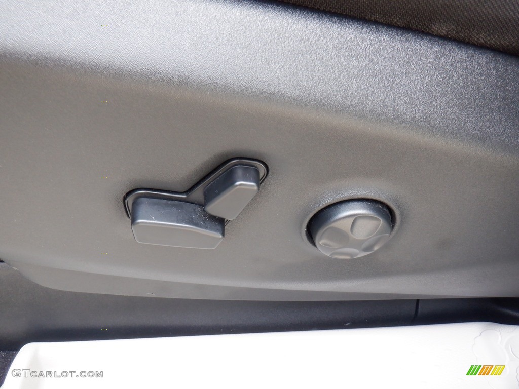 2020 Pacifica Touring - Luxury White Pearl / Alloy/Black photo #11