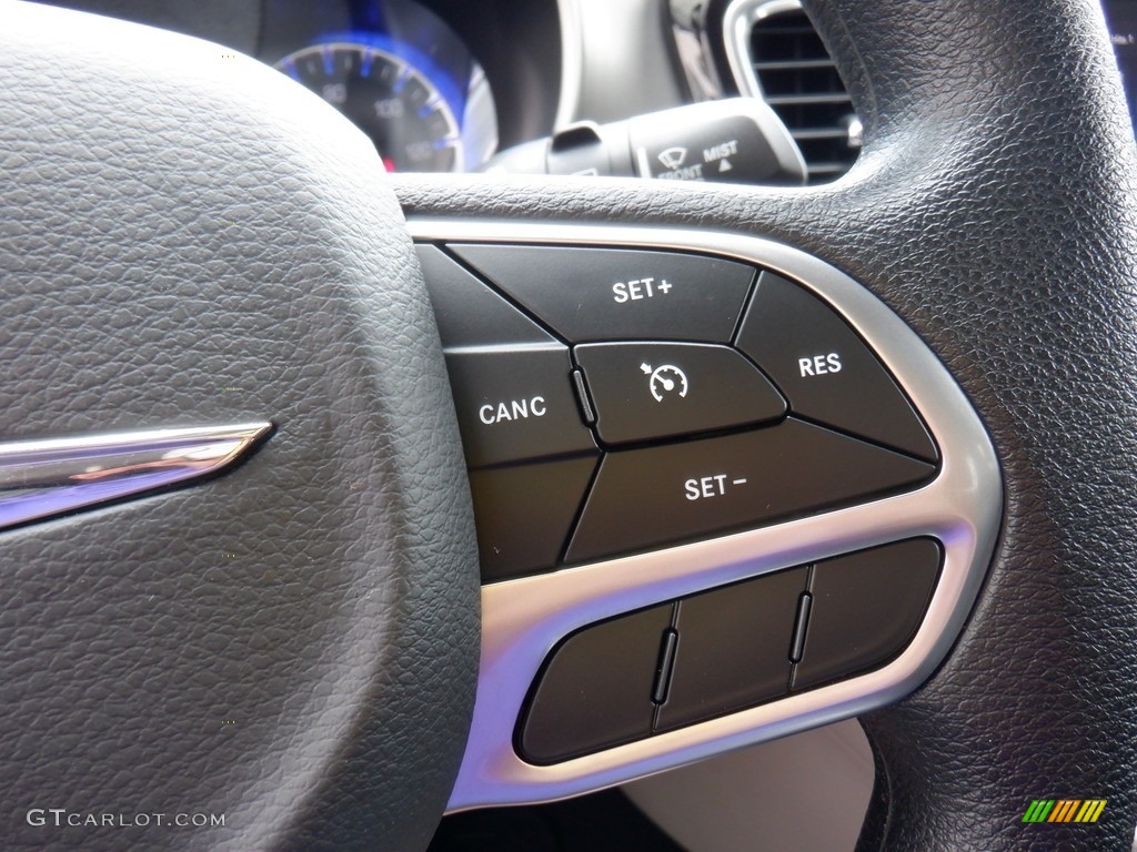 2020 Pacifica Touring - Luxury White Pearl / Alloy/Black photo #22