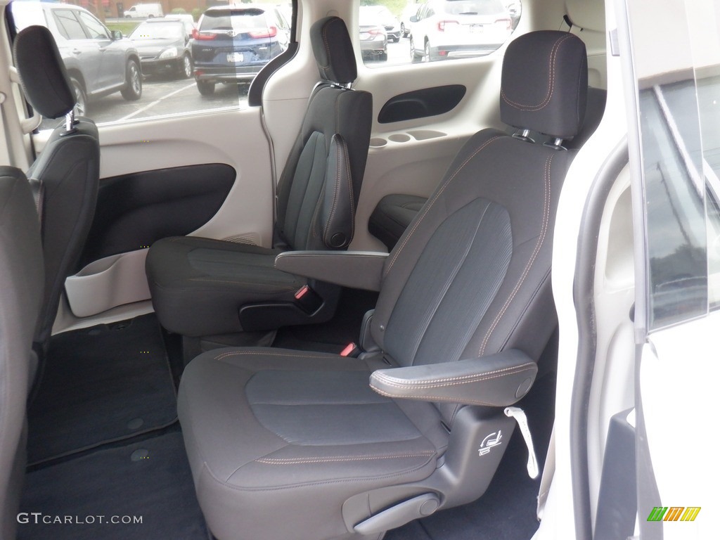 2020 Pacifica Touring - Luxury White Pearl / Alloy/Black photo #24