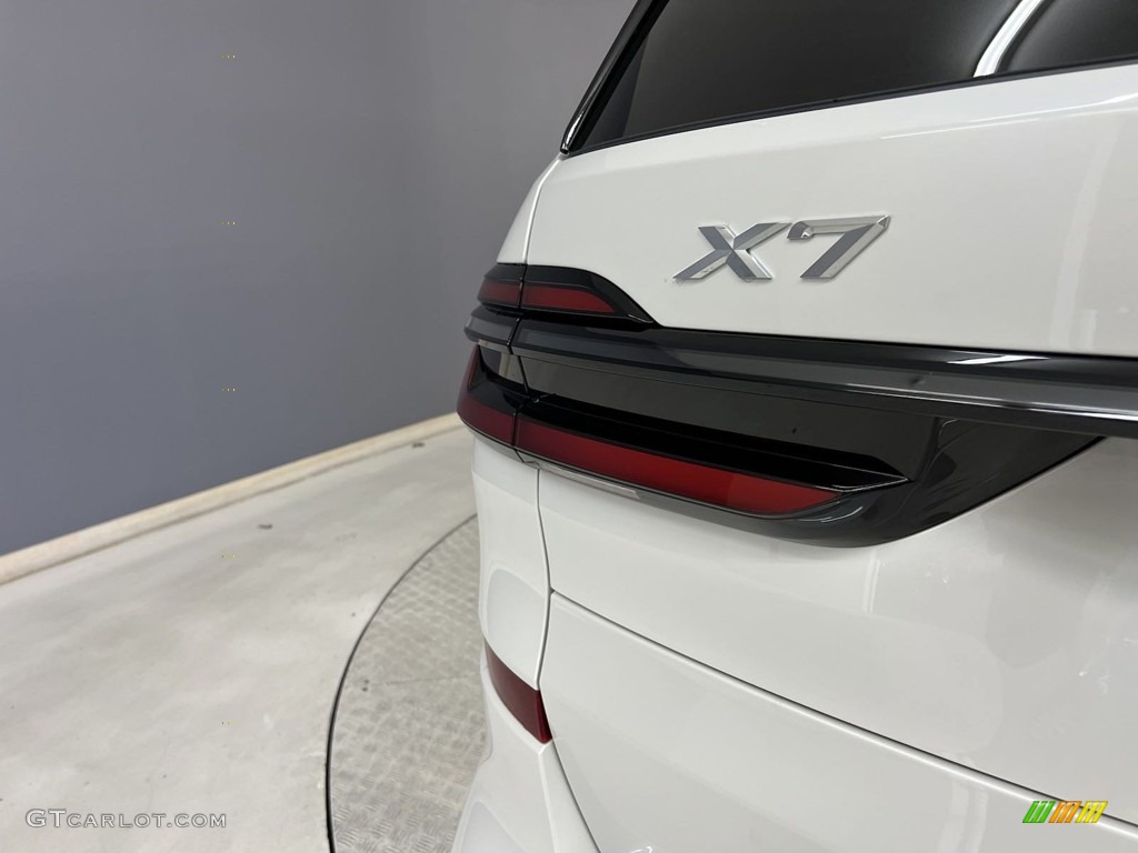 2024 BMW X7 xDrive40i Marks and Logos Photo #146349916