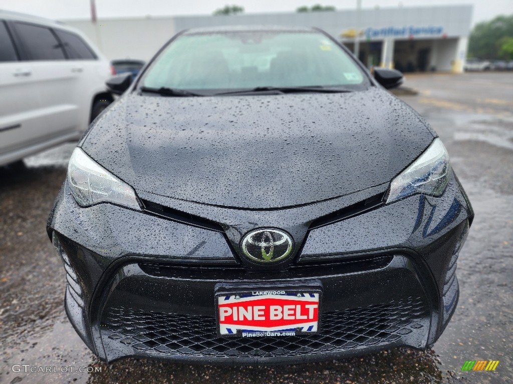 2019 Corolla SE - Black Sand Pearl / Black photo #2