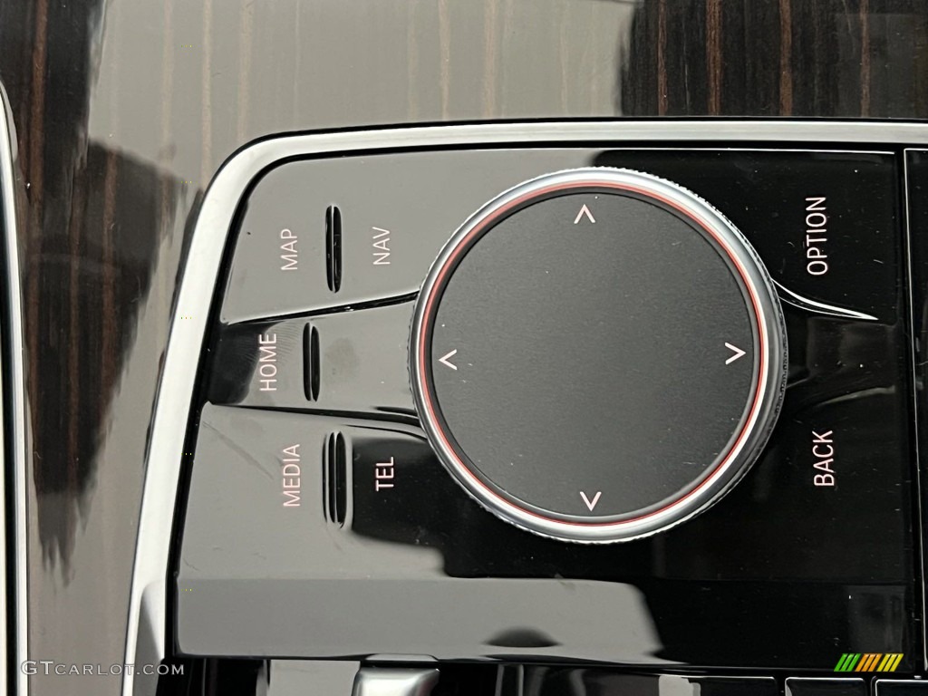 2024 BMW X7 xDrive40i Controls Photo #146350408