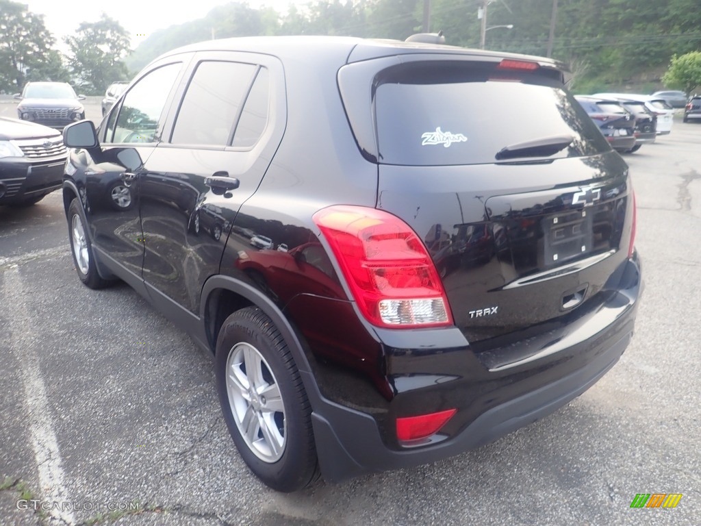 2019 Trax LS - Mosaic Black Metallic / Jet Black photo #2
