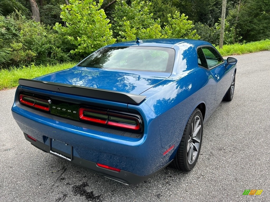 2023 Challenger R/T Plus - Frostbite / Black photo #5