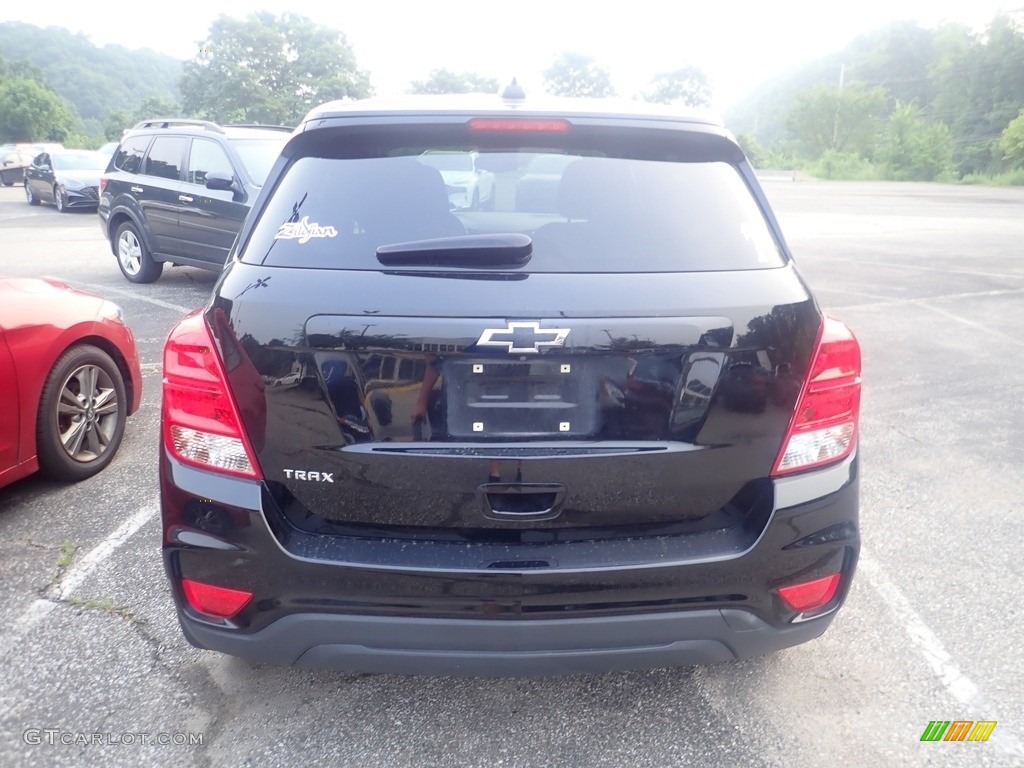 2019 Trax LS - Mosaic Black Metallic / Jet Black photo #3