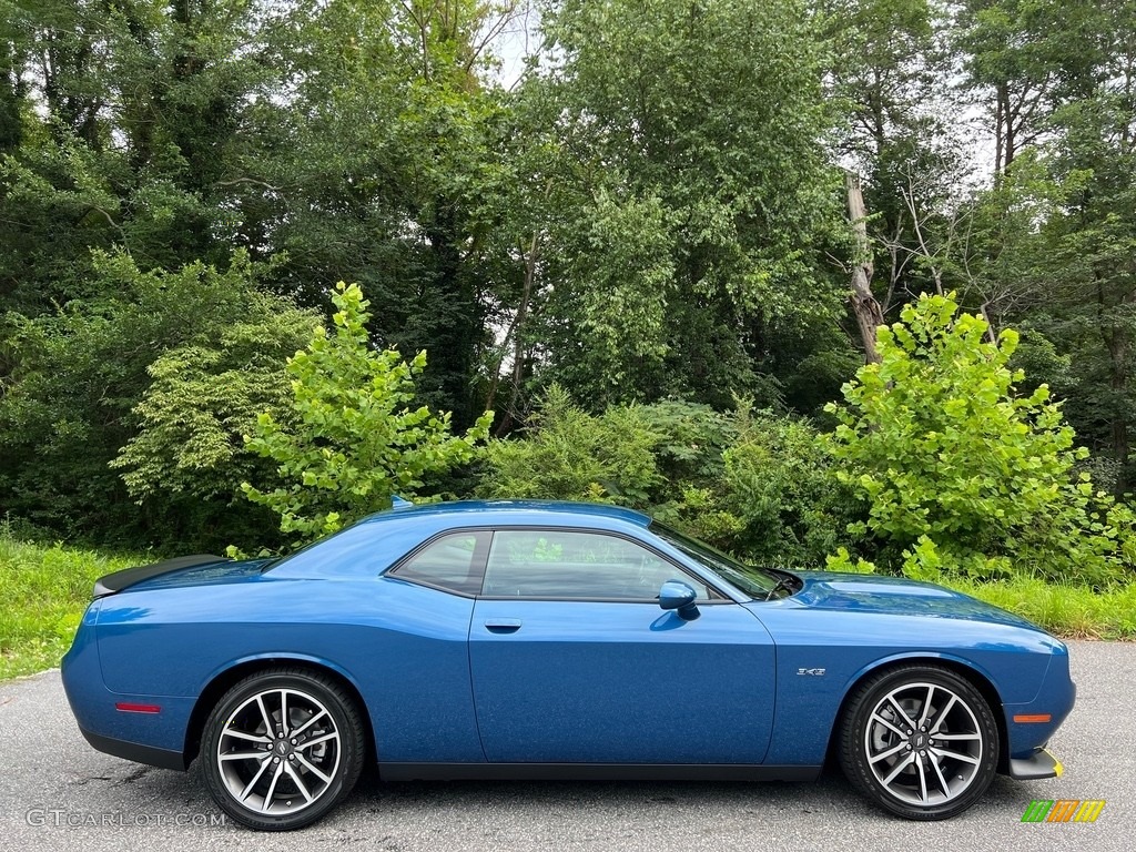 2023 Challenger R/T Plus - Frostbite / Black photo #6