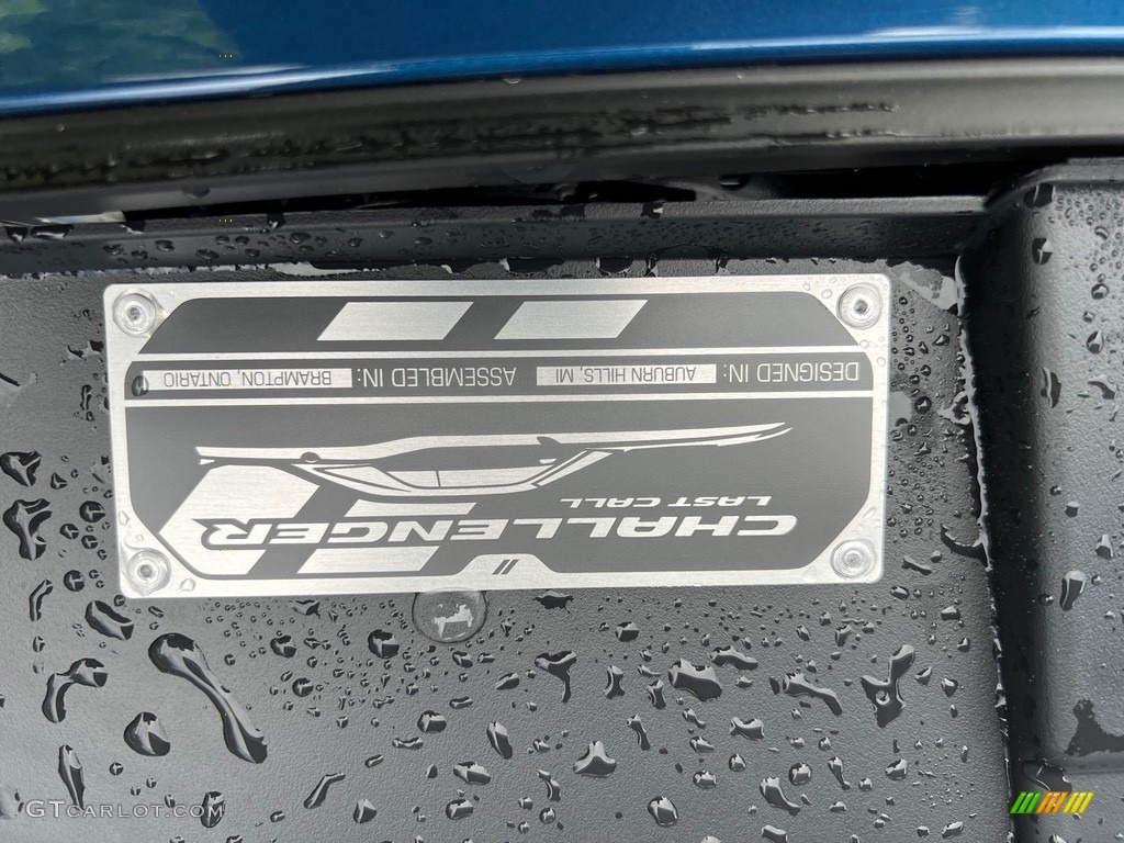 2023 Challenger R/T Plus - Frostbite / Black photo #10