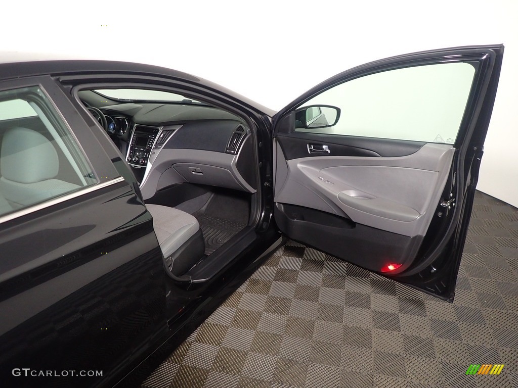 2014 Sonata GLS - Phantom Black Metallic / Gray photo #32
