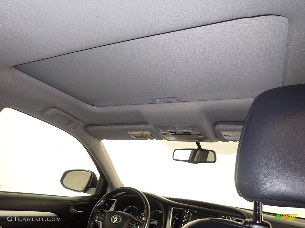2015 Highlander XLE AWD - Attitude Black Metallic / Black photo #3