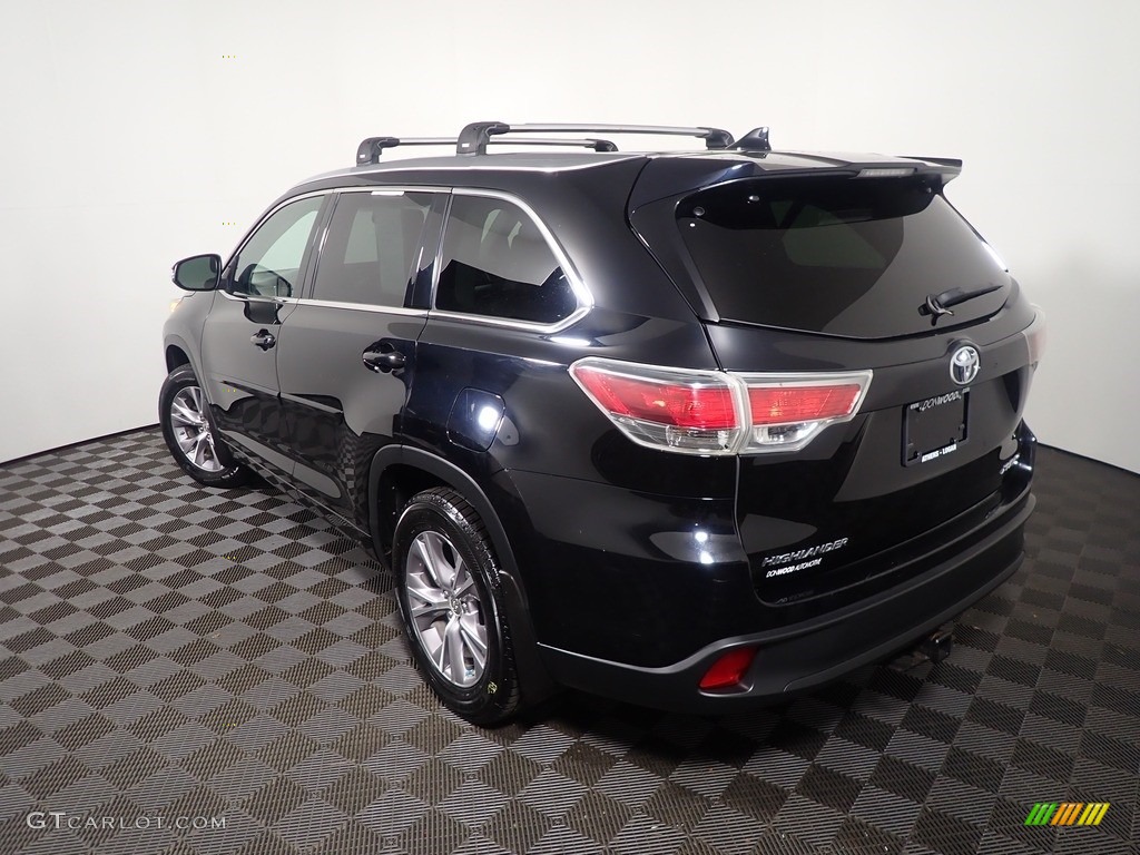2015 Highlander XLE AWD - Attitude Black Metallic / Black photo #12