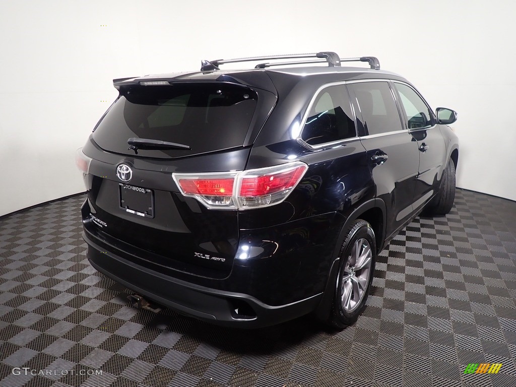 2015 Highlander XLE AWD - Attitude Black Metallic / Black photo #18