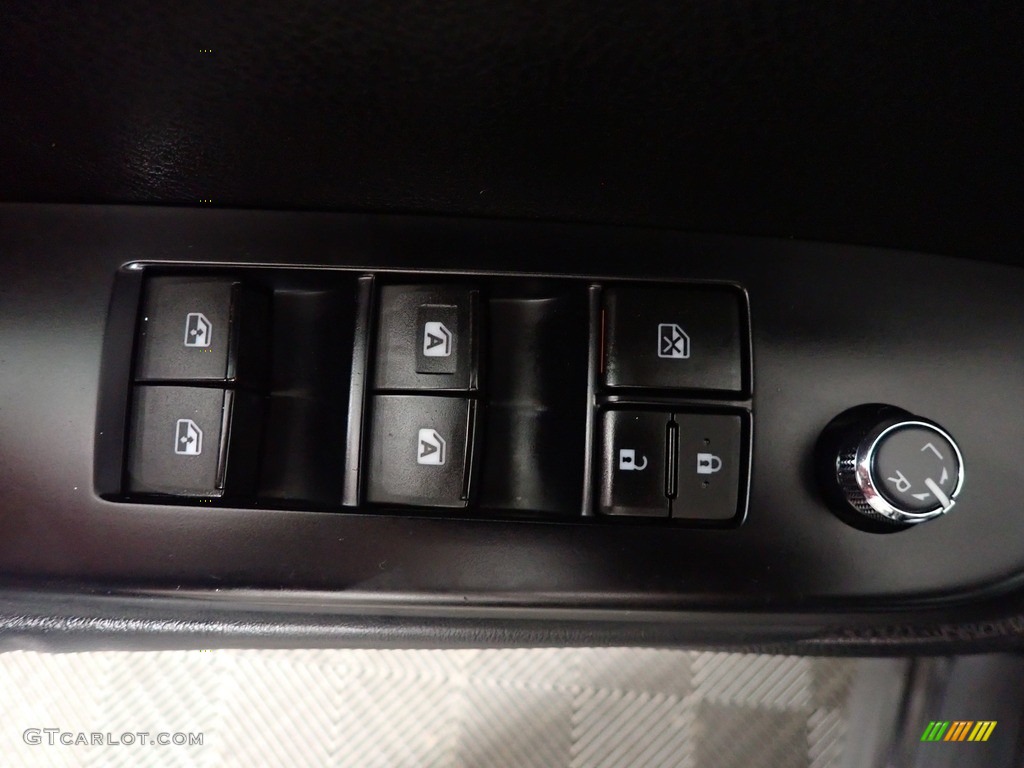2015 Highlander XLE AWD - Attitude Black Metallic / Black photo #20