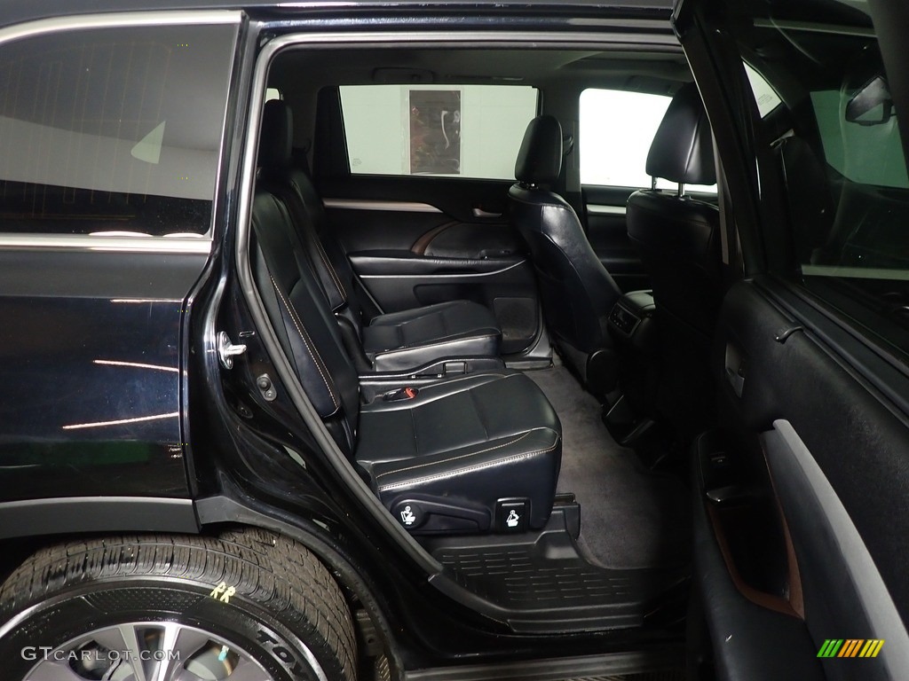 2015 Highlander XLE AWD - Attitude Black Metallic / Black photo #35