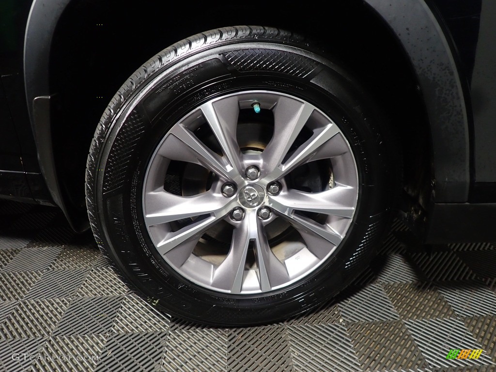 2015 Highlander XLE AWD - Attitude Black Metallic / Black photo #39