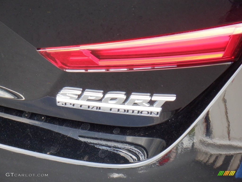 2021 Honda Accord Sport SE Marks and Logos Photos