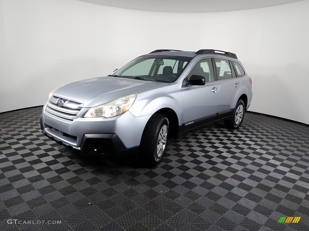 2013 Outback 2.5i - Ice Silver Metallic / Black photo #1