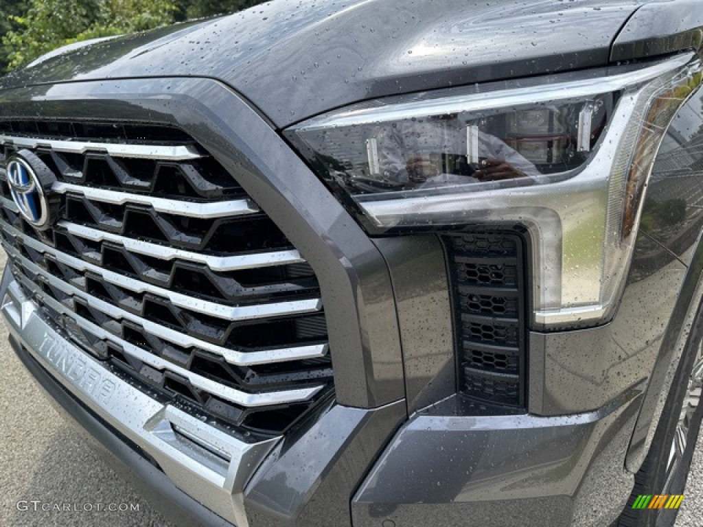 2023 Tundra Capstone CrewMax 4x4 - Magnetic Gray Metallic / Black/White photo #18