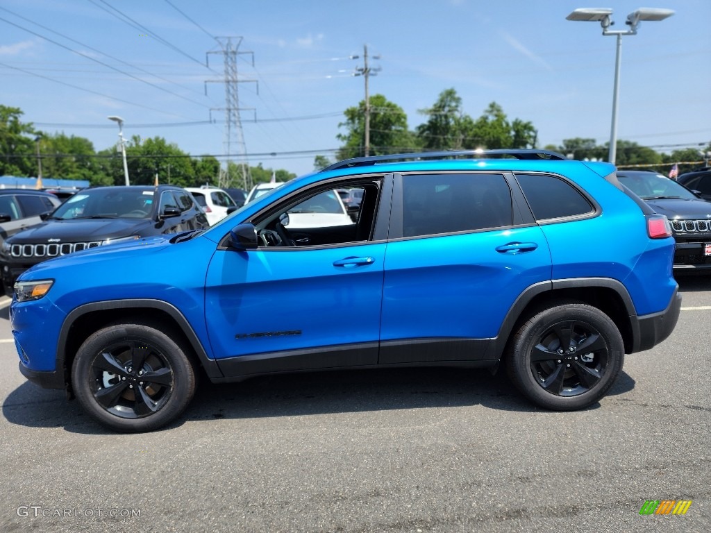 2023 Cherokee Altitude Lux 4x4 - Hydro Blue Pearl / Black photo #4