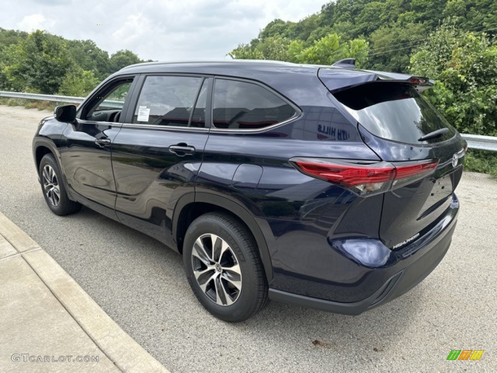 2023 Highlander XLE - Blueprint / Black photo #2