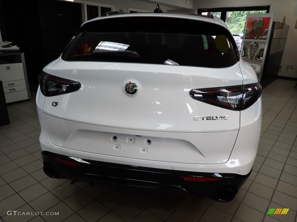 2024 Stelvio Ti AWD - Alfa White / Black photo #5