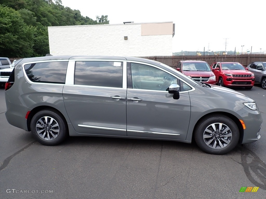 2023 Pacifica Hybrid Limited - Ceramic Gray / Black/Alloy photo #7