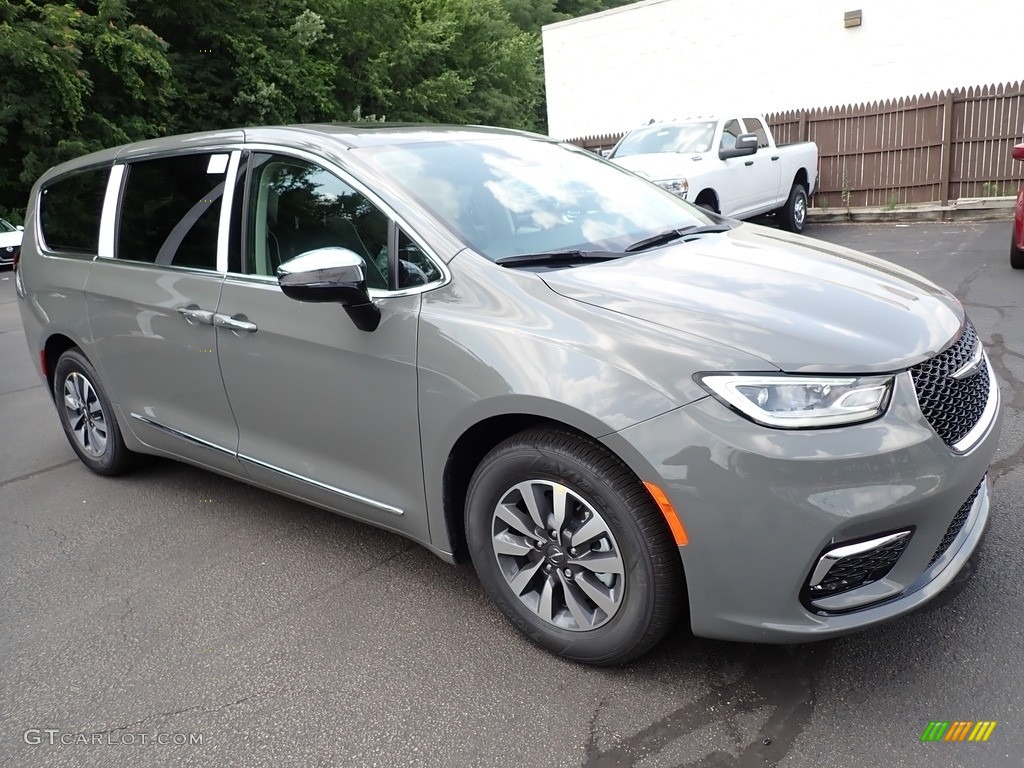 2023 Pacifica Hybrid Limited - Ceramic Gray / Black/Alloy photo #8