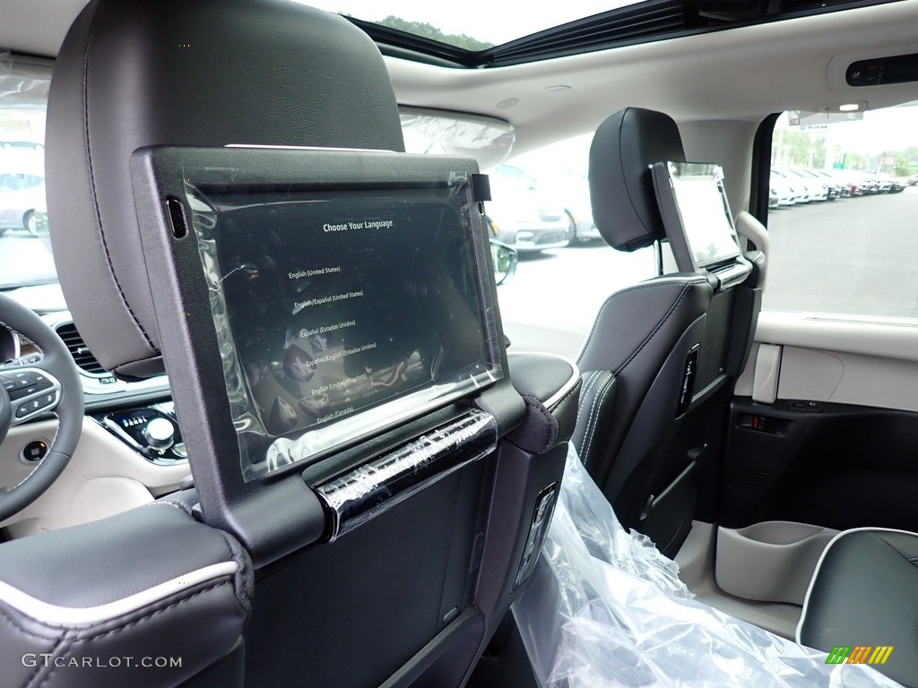 2023 Pacifica Hybrid Limited - Ceramic Gray / Black/Alloy photo #13