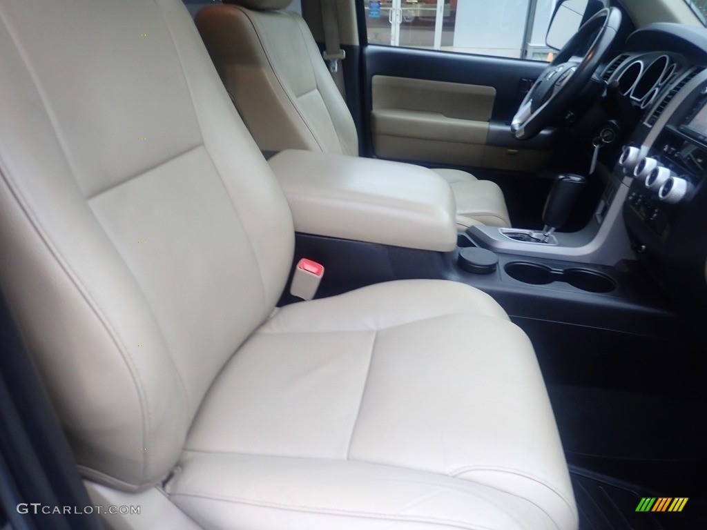 2017 Toyota Sequoia SR5 4x4 Front Seat Photo #146360519