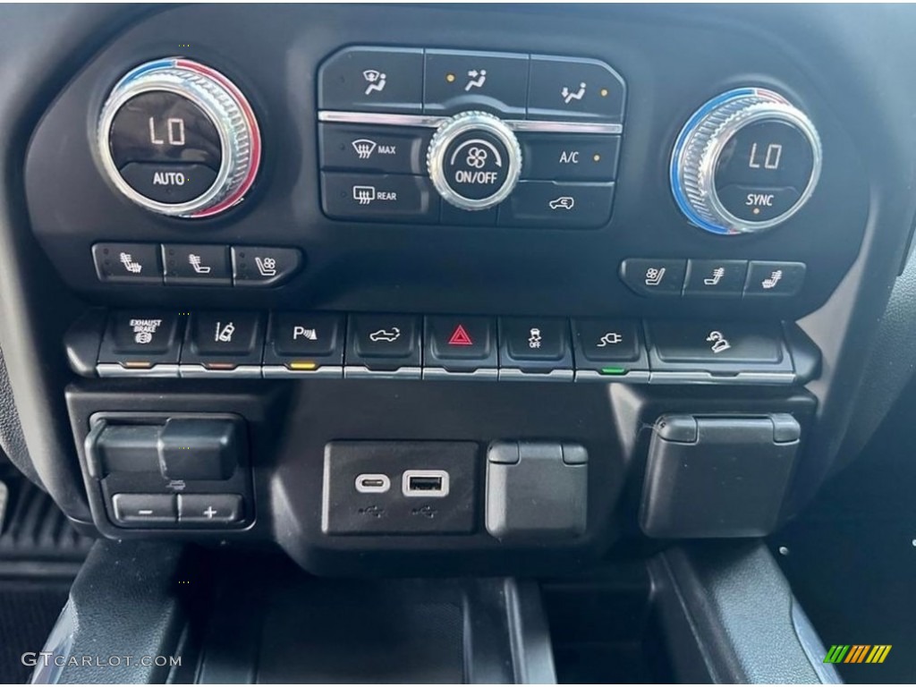 2020 GMC Sierra 2500HD AT4 Crew Cab 4WD Controls Photos