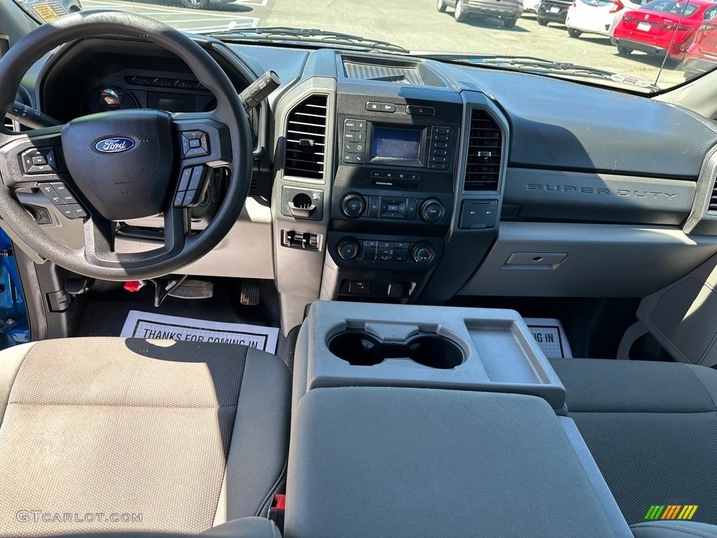 Medium Earth Gray Interior 2021 Ford F250 Super Duty XL SuperCab Photo #146361987