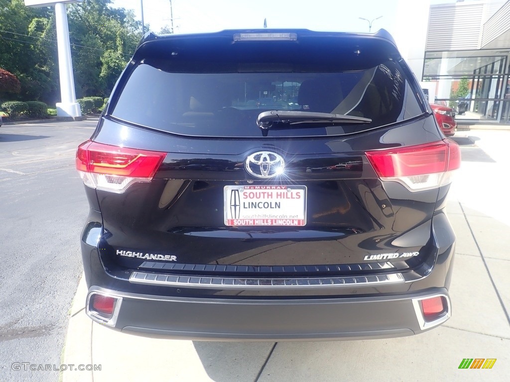2017 Highlander Limited AWD - Midnight Black Metallic / Almond photo #4