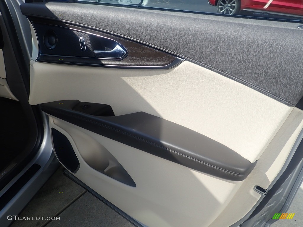 2020 Lincoln Nautilus Reserve AWD Coffee Door Panel Photo #146363853