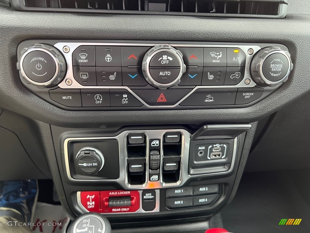 2024 Jeep Wrangler 4-Door Willys 4x4 Controls Photos