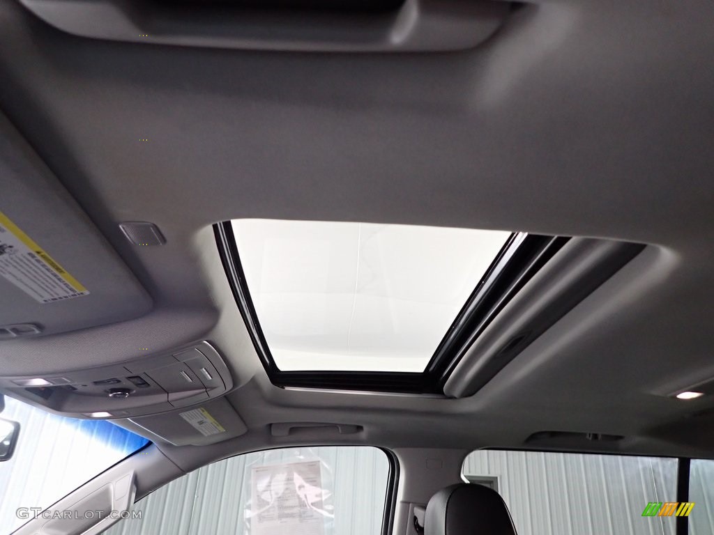 2019 Suburban LT 4WD - Black / Jet Black photo #2