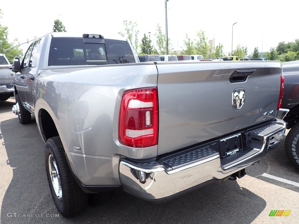 2023 3500 Tradesman Crew Cab 4x4 - Billet Silver Metallic / Black photo #4