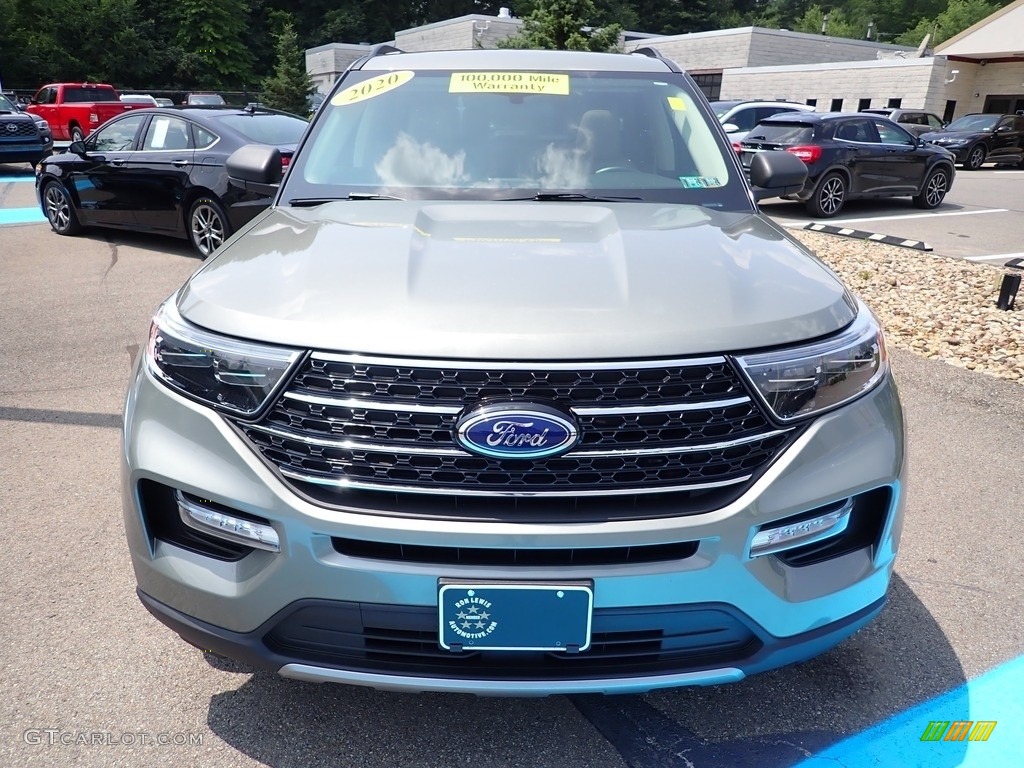 2020 Explorer XLT - Silver Spruce Metallic / Sandstone photo #2