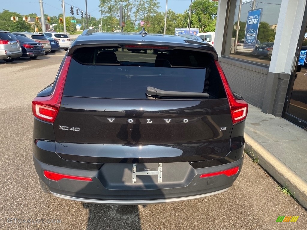 2020 XC40 T4 Momentum - Black Stone / Blond/Charcoal photo #5