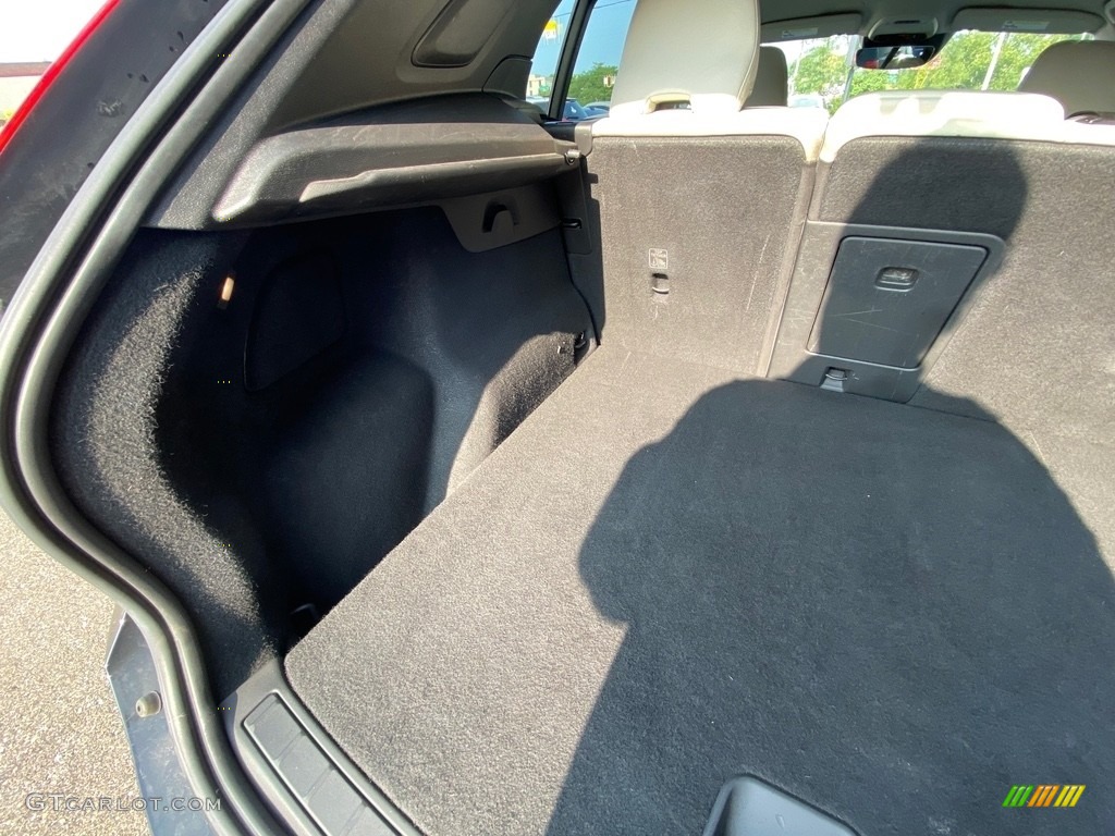 2020 XC40 T4 Momentum - Black Stone / Blond/Charcoal photo #11