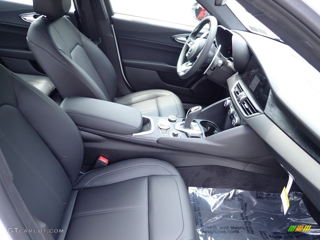 Black Interior 2024 Alfa Romeo Giulia Sprint AWD Photo #146369638