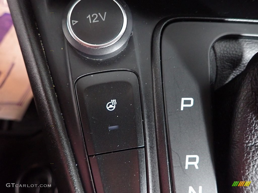 2017 Focus SE Hatch - Magnetic / Charcoal Black photo #5