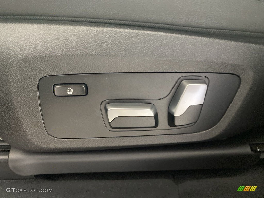 2020 X3 sDrive30i - Jet Black / Black photo #14