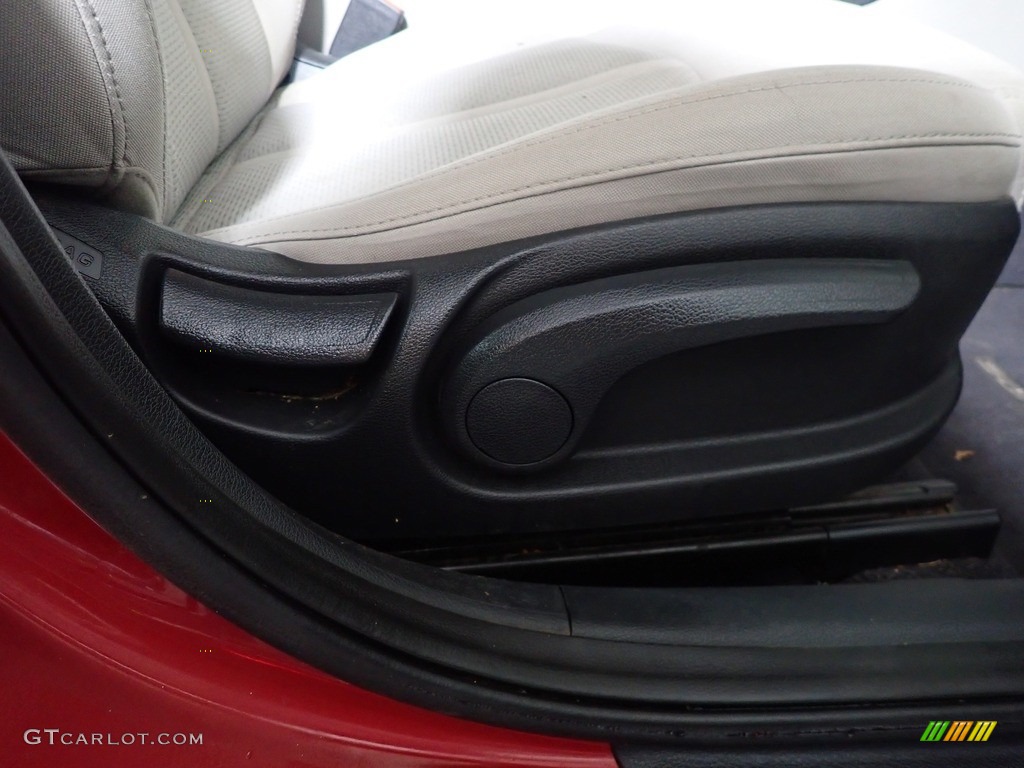 2016 Sonata SE - Venetian Red / Gray photo #34